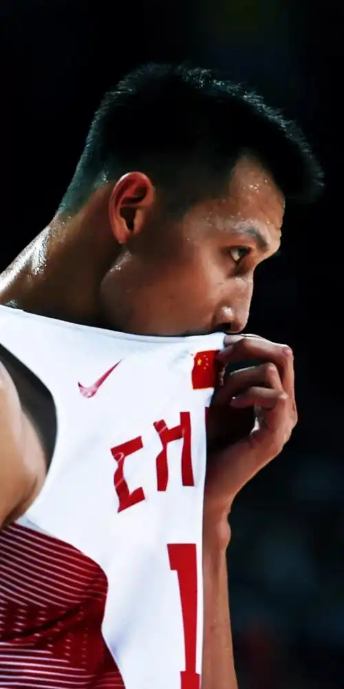 篮球壁纸中国之光易建联高清大图