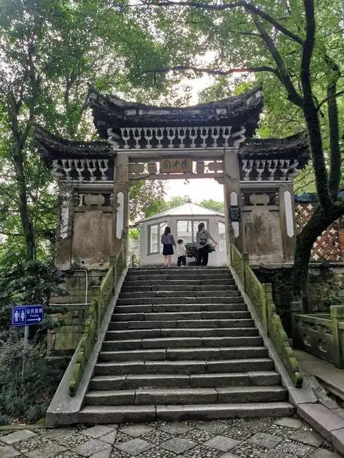 免费开放的龙泉山,余姚地标公园,山中泉水让苏东坡大赞