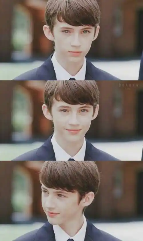 侵删戳爷壁纸小时候戳爷小时候也是很很很好看的啊