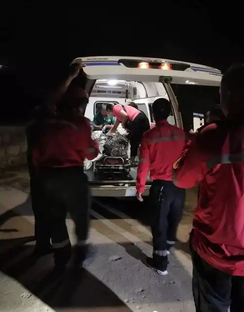 前天一13岁男孩在陵川坠崖,所幸.