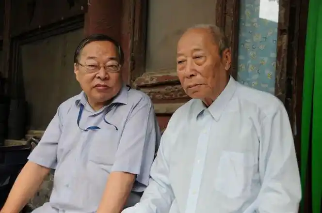 学者正支后裔很低调旁支就喜欢管自己叫爱新觉罗爱新觉罗清朝