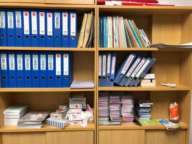 文件柜资料未摆放整齐