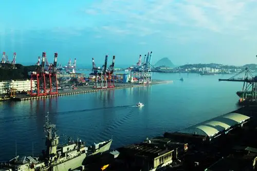 基隆港为台湾第二大港口,也是台湾北部最重要的海运枢纽;运输方面以