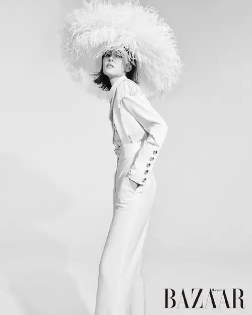 超模刘雯登《时尚芭莎》9月刊封面大片_风尚星闻_时装_模特中国