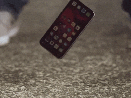 iphone11抗摔测试,一体式玻璃碎一地,国外网友这样说_手机搜狐网