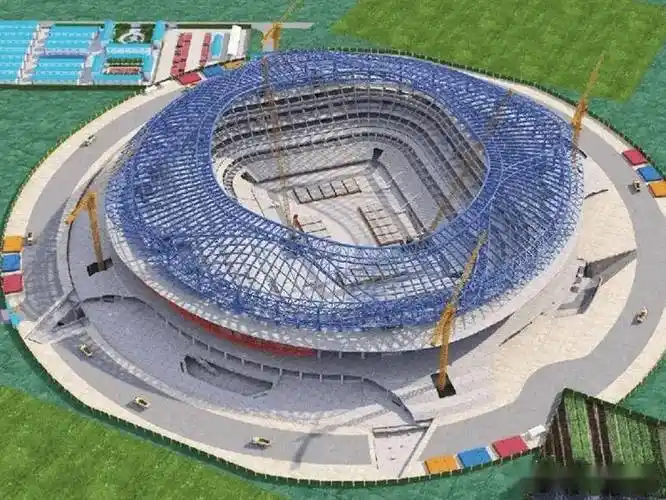 200余名建筑企业总工走进黄河体育中心专业足球场项目观摩.