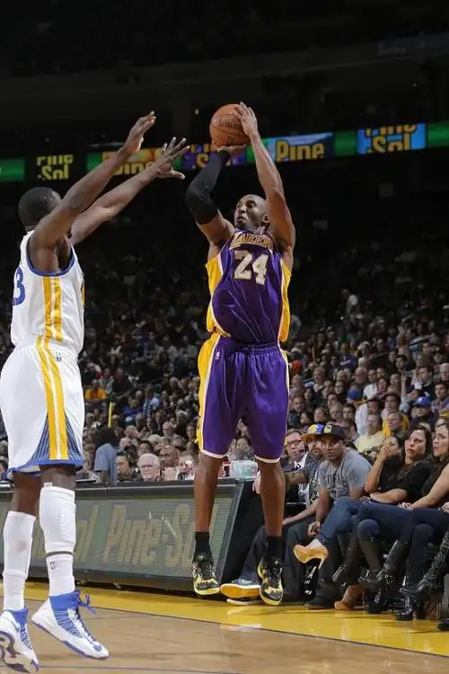 今日图集谁的投篮动作给你的印象最深