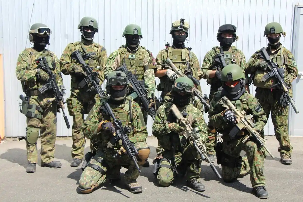 如果一万名特种兵穿越到了古代,他们是否能够横扫古代王朝呢?