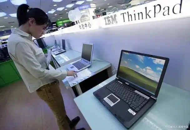 买电脑时,除了考虑价格,还要考虑质量,性能,售后等方面.