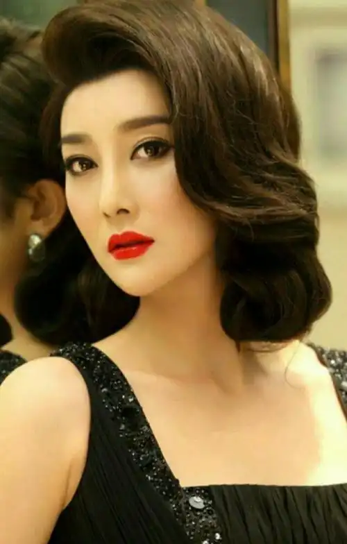 蒋林静(中国内地女演员)_尚可名片