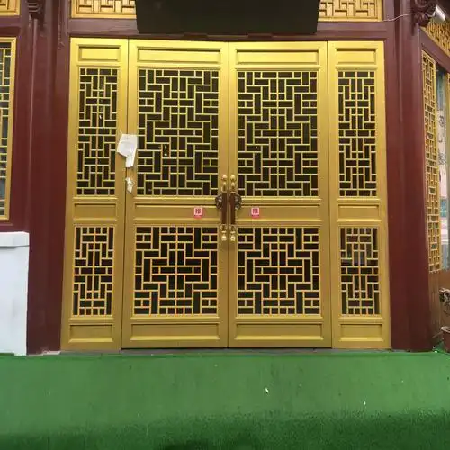 东阳木雕平开窗定制 古建筑景点原木门中式实木仿古花格复古窗