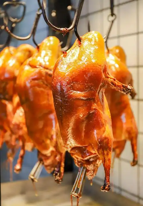 每日福利北京户口的挂炉烤鸭588元购一整只外酥里嫩每一片脆皮都不能