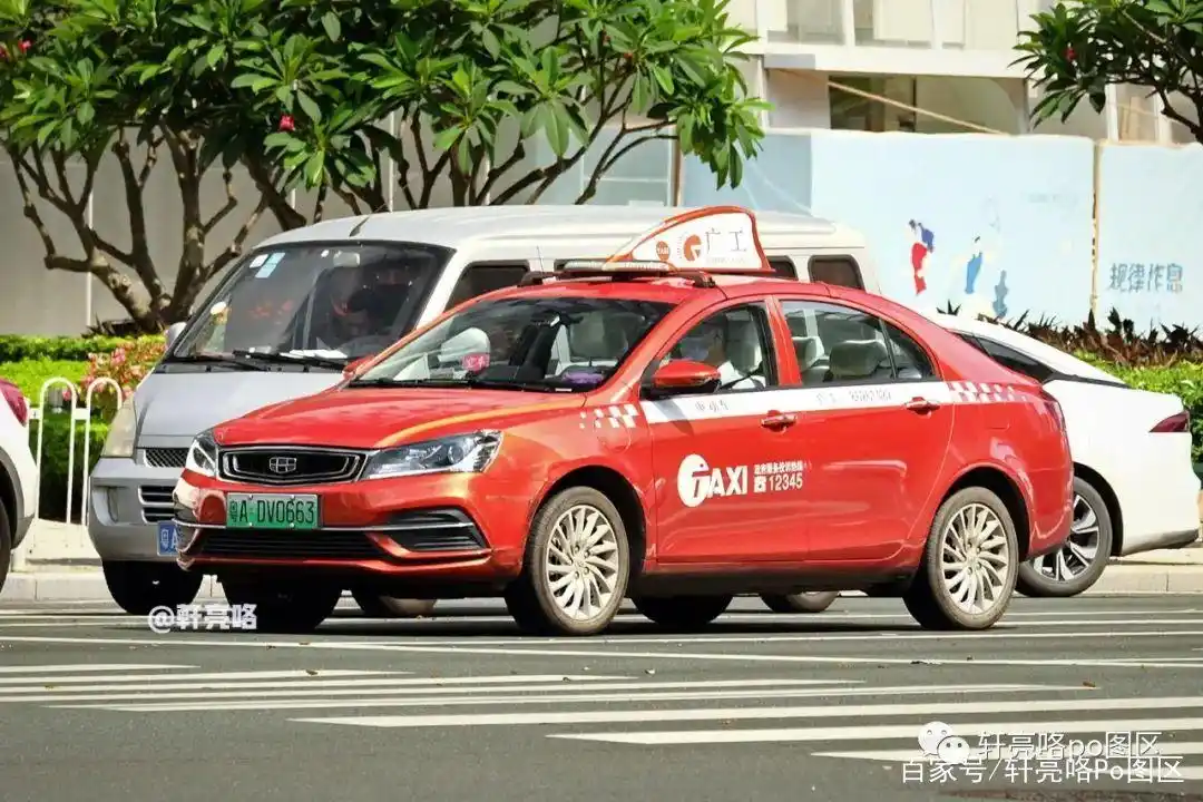 「制服控」广州街头的吉利帝豪ev出租车/的士