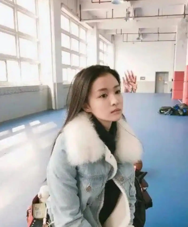 99年小表妹王楚然的早期旧照. #王楚然