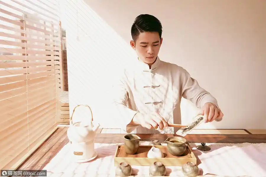 男性茶艺师