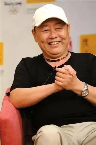 猪八戒马德华已74岁与嫦娥恩爱多年如今一家人很幸福