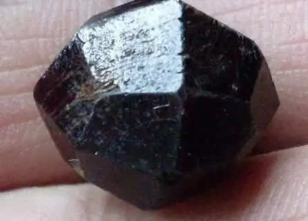 顶级石榴石的真正面目