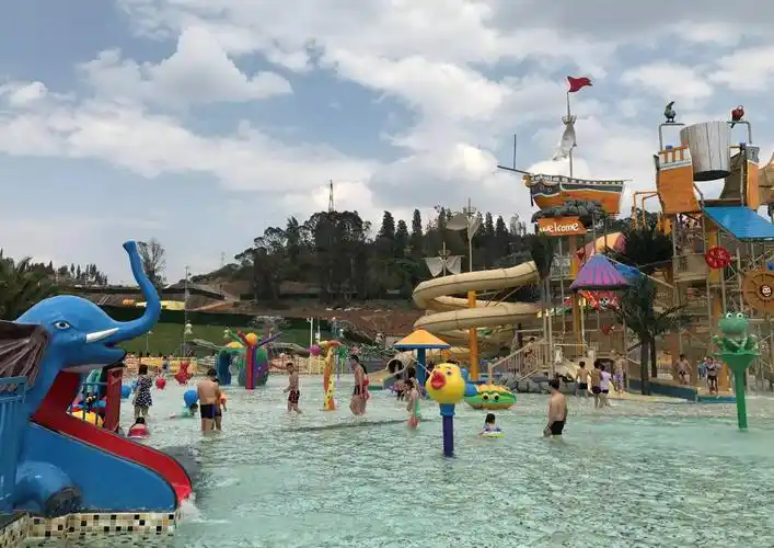 感恩母亲节99元双人嗨爆昆明青鱼湾水上乐园