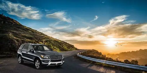 海报奔驰汽车广告背景图片