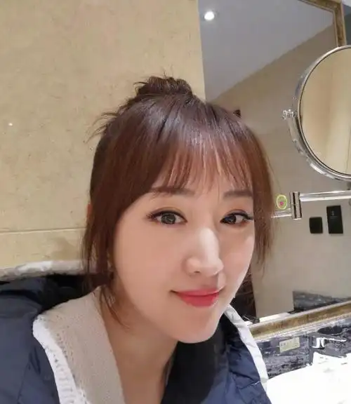 杨钰莹近照脸尖到认不出!