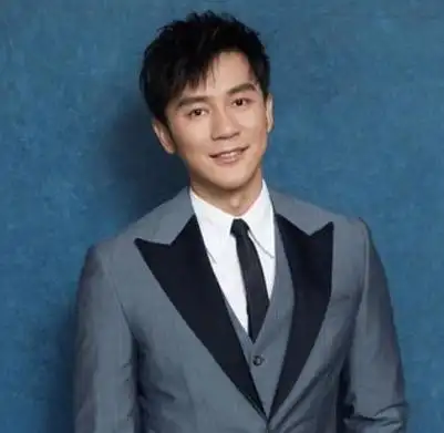 跑男团7位元老现状郑恺李晨继续奔跑杨颖疑似难复出