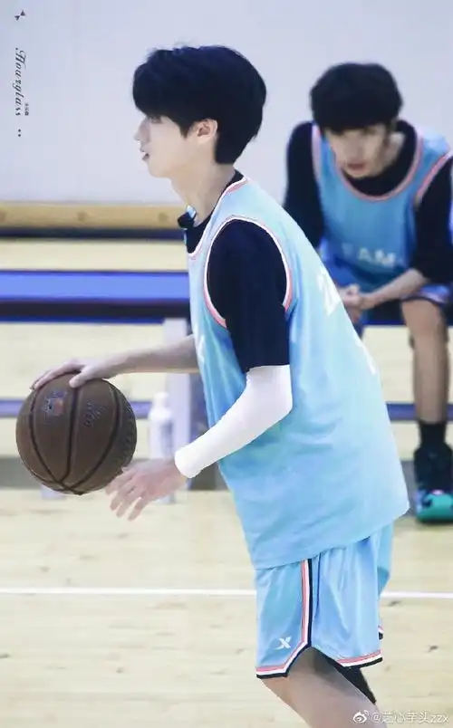 朱志鑫,夏季运动会打篮球路透这不就是妥妥的流川枫吗永远爱运动系男