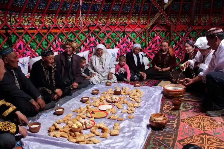 笔者拍了一组哈萨克族婚礼习俗,与朋友们共赏.