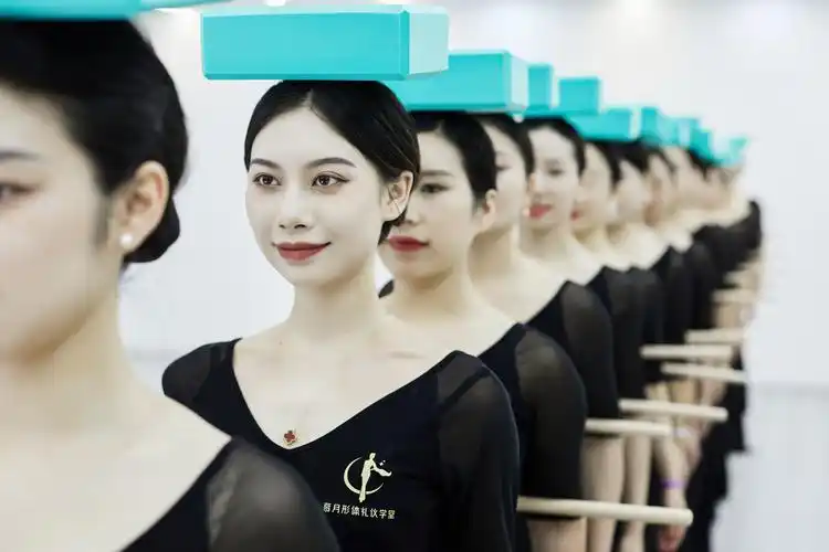 关注问题 67 写回答 登录 姿态 形体 体态矫正(体态校正) 大家都是