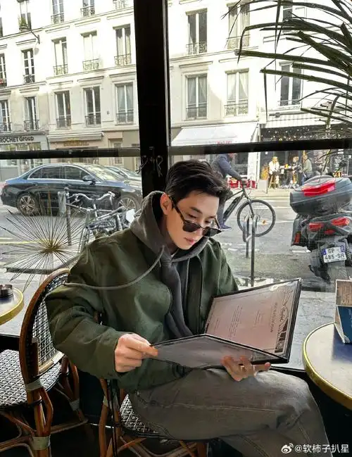 谁看帅哥不喜欢呢,太爱刘宪华了!