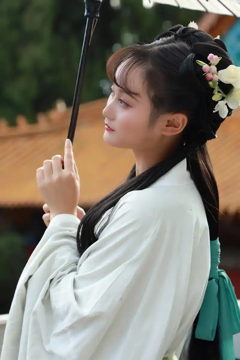 我们怎么告别呢.#汉服 #古风 #汉服小姐姐 #古风摄影 # - 抖音