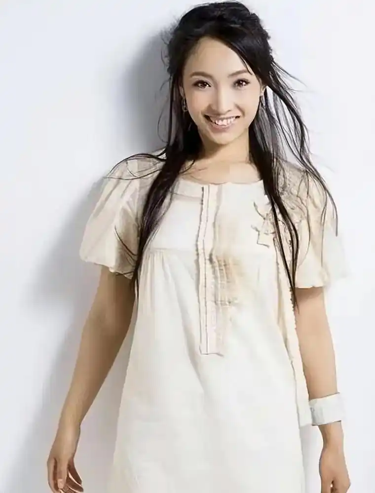 女演员:白静,27结婚,28岁出轨,29岁被老公用刀刺死  - 抖音