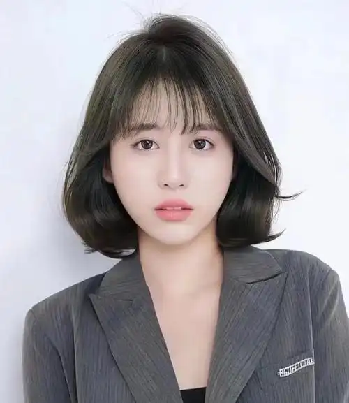 大家好,今天带来的是最美女士发型15款,利落修颜显气质,剪完让你大变