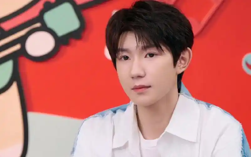 【王源】1028哈尔斯直播 新歌介绍