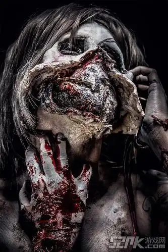 惊悚指数十颗星!《寂静岭:暴雨》超逼真cosplay