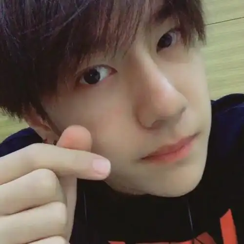 王一博比心合集_哔哩哔哩_bilibili