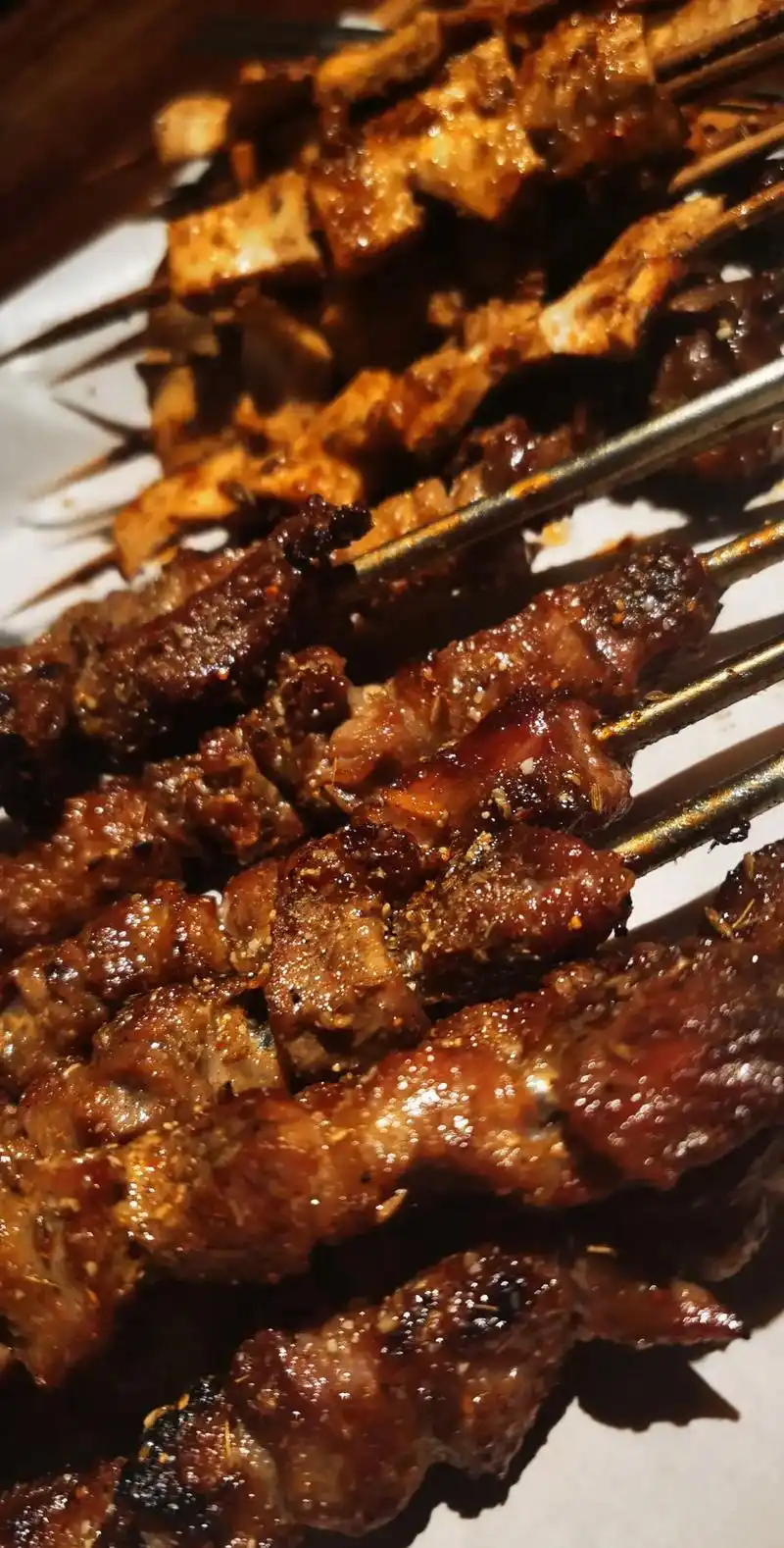 内蒙古赤峰烧烤.五一假期回了趟老家 家乡烧烤味道没挑 价格不 - 抖音