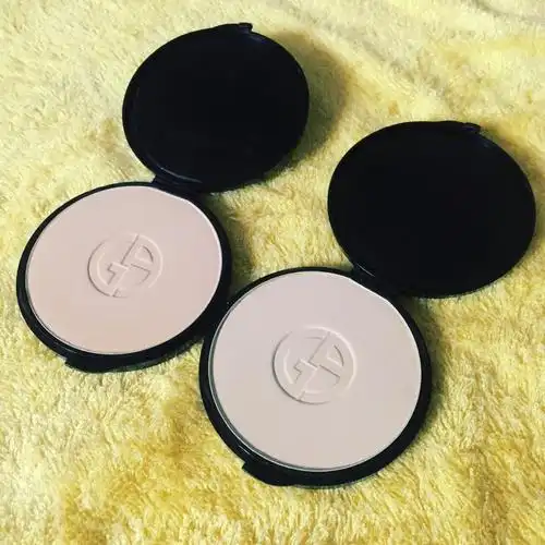 💄阿玛尼丝滑柔润粉饼💄粉质细腻_彩妆_粉饼_小红书