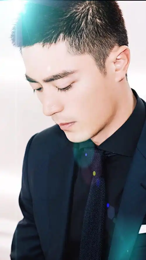 霍建华# 这眉眼也太好看了 新壁纸get!