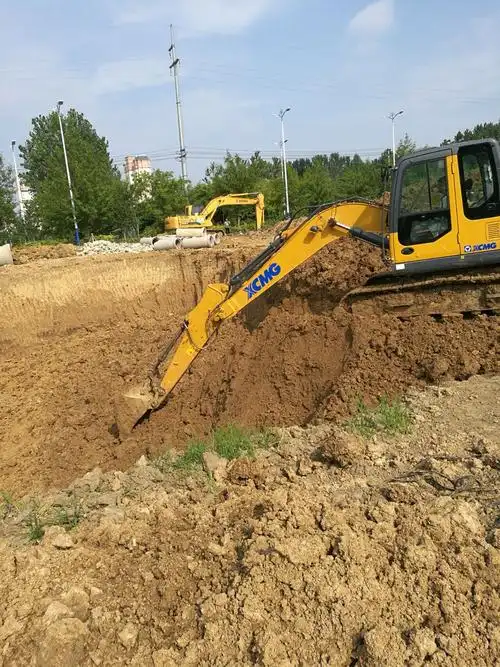 中华路桥挖土方