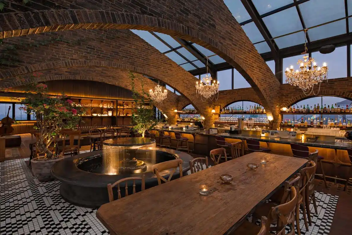 印度尼西亚aom餐酒馆.承载情感的空间 #酒店设计 #印度尼 - 抖音