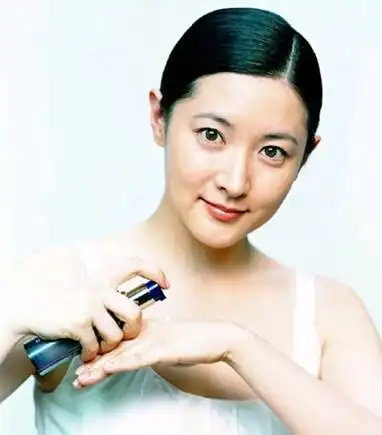 "大长今"李英爱生双胞胎 漂亮妈妈分享护肤秘籍