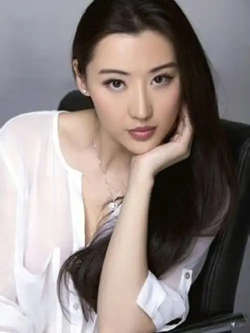 演员段小环曾饰演《红蝎子之带泪梨花》《美丽重生》,她是娱乐圈最像