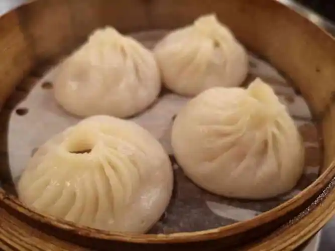 小吃扬州 扬州小笼包-"为了吃鸭血粉丝汤,味道还可以推荐了炉煮.