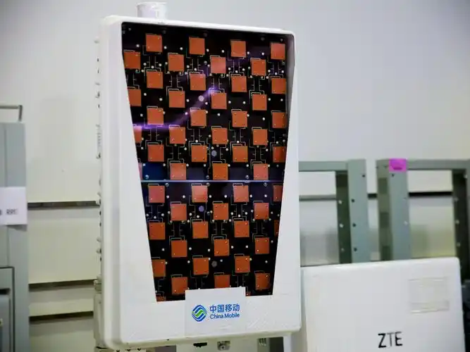 大规模天线 图/搜狐科技杨锦 摄小型便携式基站 图/搜狐科技杨锦 摄5g
