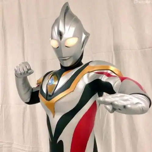 黑耀迪迦奥特曼