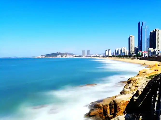 春天的威海国际海水浴场