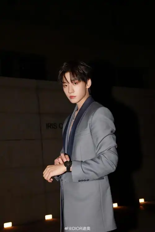 迪奥中国品牌挚友余景天##迪奥二零二四秋季女装成衣