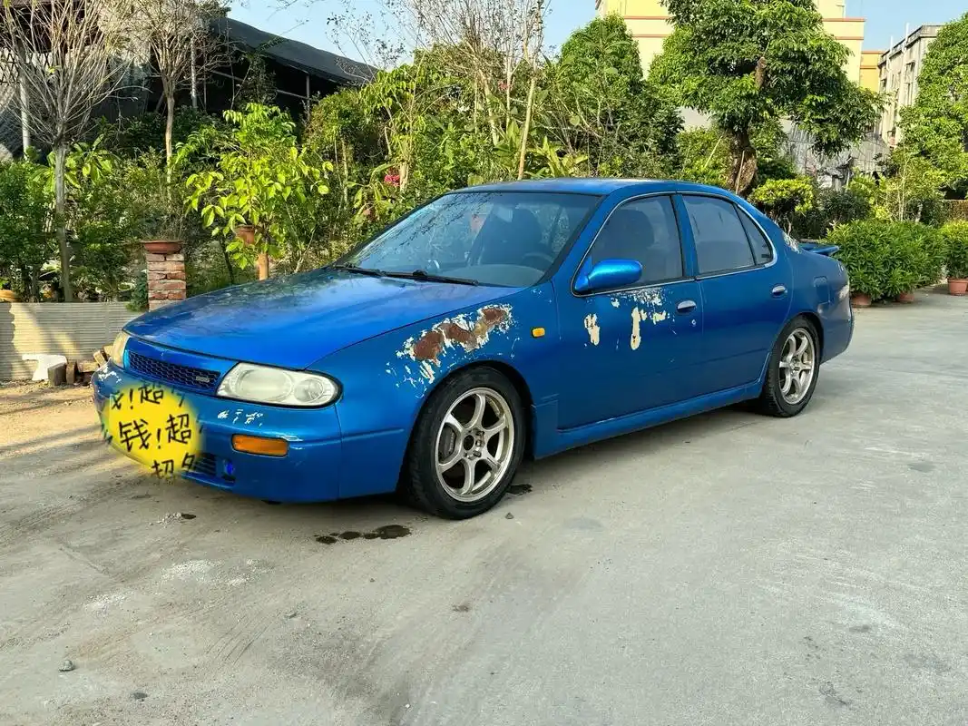 日产尼桑经典蓝鸟u13 已脱审多年
