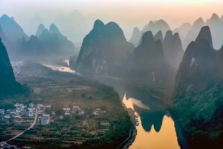 摄于桂林阳朔区相公山景区.