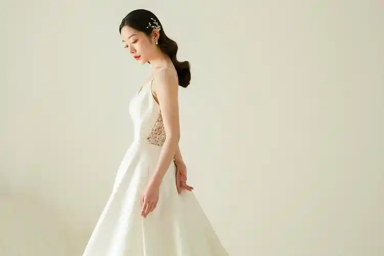 shiyun高定系列吊带缎面婚纱